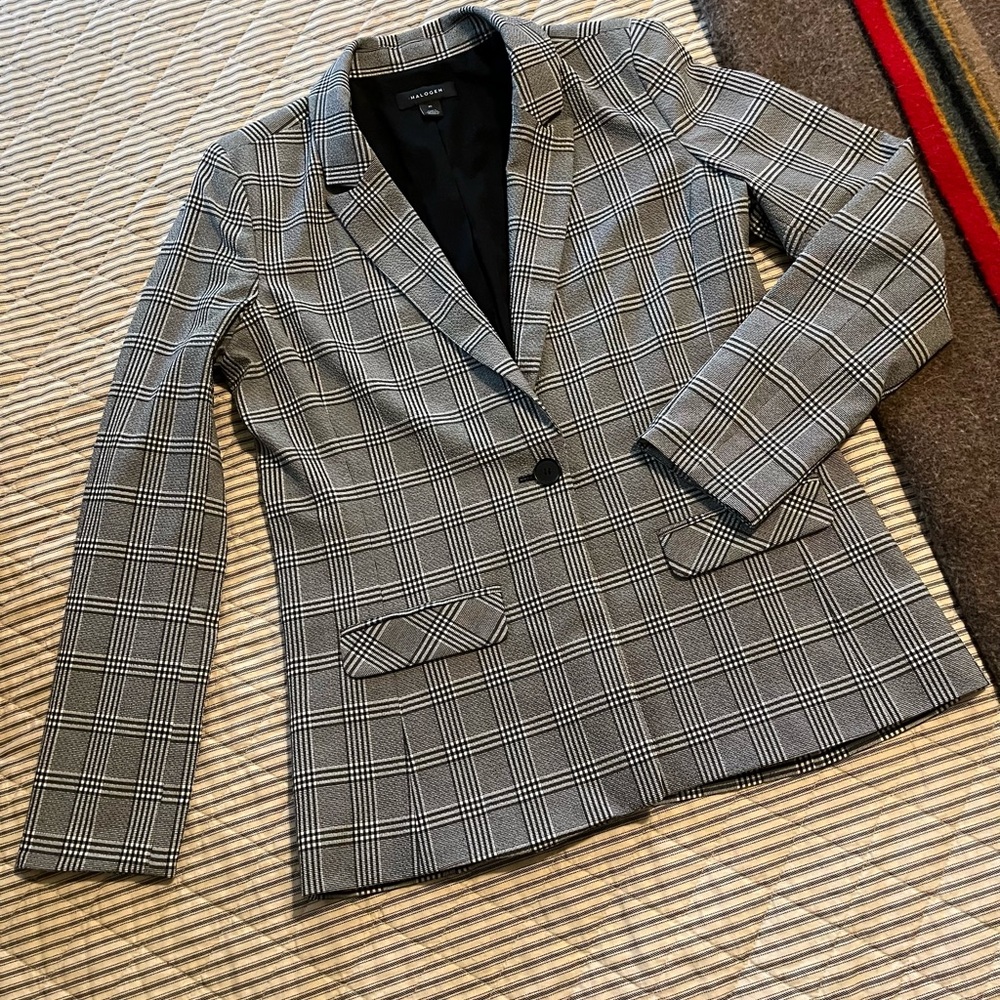 Cute Stretchy Halogen Blazer